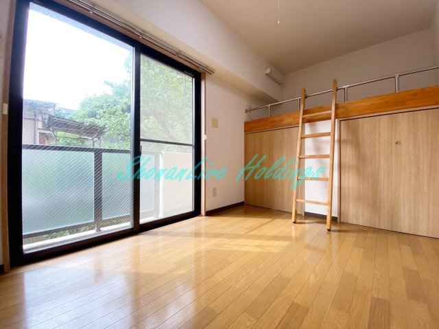 アメニティーヒルズの居間・リビング|陽当たり良好♪