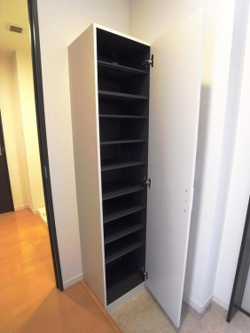 リブリ・シェルドニーの設備