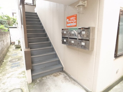 【エントランス】 | 勝井マンション | お帰りの際はポストのチェック！