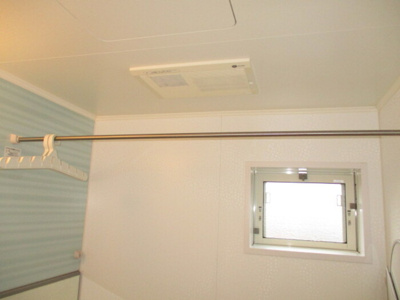 【内装】 | リビングタウン南花島 Ａ | 浴室乾燥機