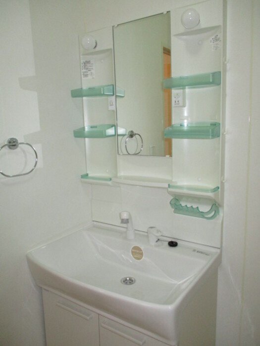 リビングタウン南花島 Ａの洗面所|洗髪洗面台（１Ｆ）
