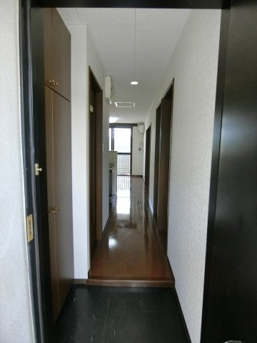 ダイナスティの玄関