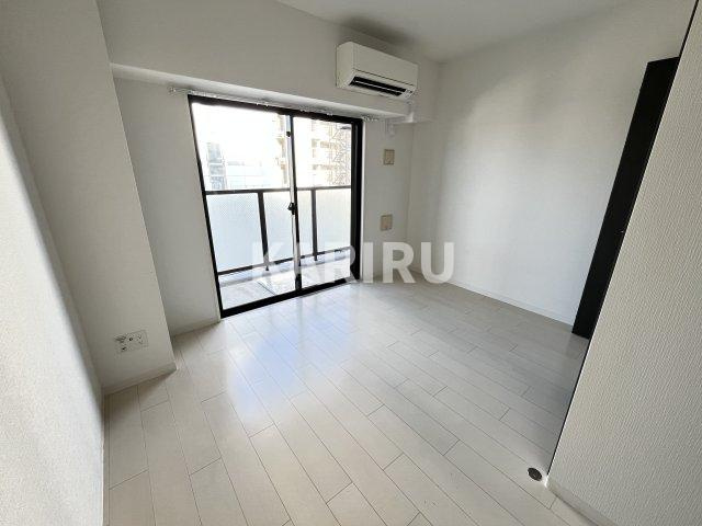 グランデュール鶴橋の居間・リビング