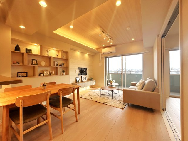 ゼファー中十条アクタージュの居間・リビング|リビングは家族が1番くつろげる癒しの空間、家族が集い憩うリビングスペースはナチュラルカラーの明るい心地良い空間に仕上がりました。