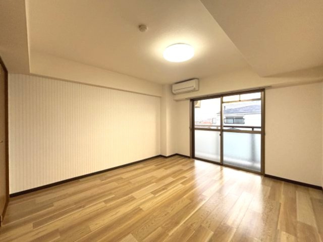 ヴィラセゾン甲南の居間・リビング