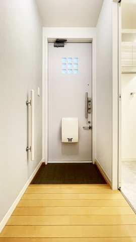 クラヴィエ沖洲　Ⅲ番館の玄関