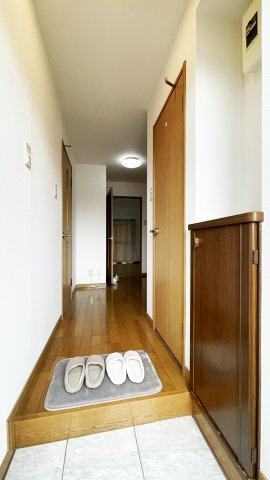 グレイスKMの玄関