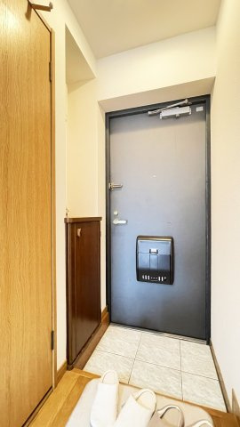 グレイスKMの玄関