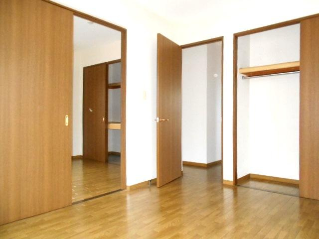 シェ　アザレの居間・リビング|ゆったり過ごせる居間です