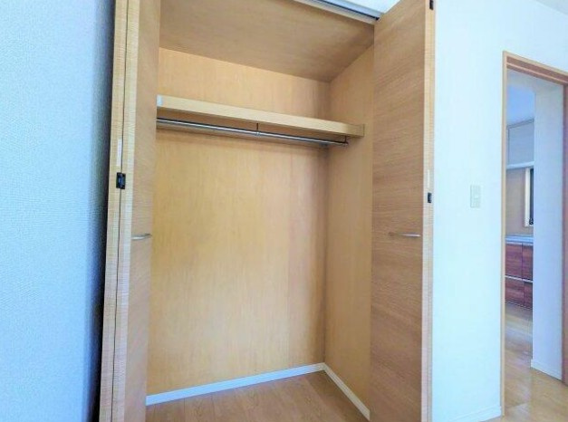 エマーレ国立のその他