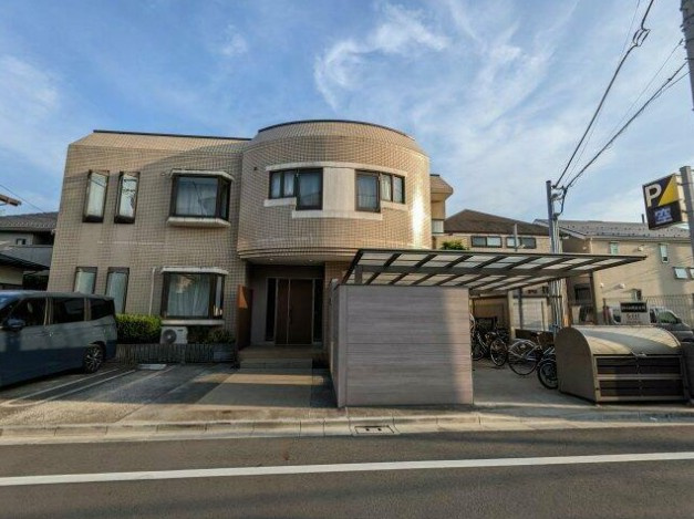 エマーレ国立の外観