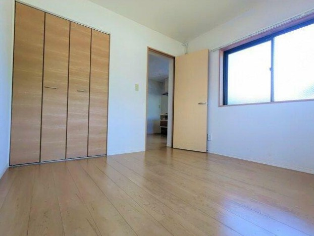 エマーレ国立の設備