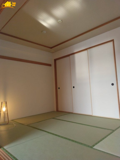 【和室】 | サーパス新井町 | 家事の合間にちょっとひと休み♪足をのばして寛げる和室♪客間やキッズスペースにも最適です♪