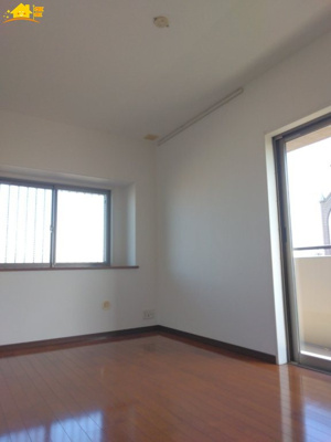 【子供部屋】 | サーパス新井町 | 二面採光のお部屋で日当たり通風良好です！
収納も大きく過ごしやすいです。お子さんのお部屋にいかがでしょうか