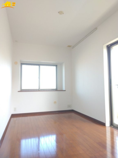 【寝室】 | サーパス新井町 | 落ち着いた色調の寝室です