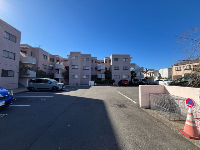 新町ベルメゾンの駐車場