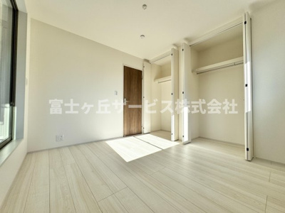 【寝室】 | 静岡市葵区新伝馬3丁目 新築一戸建て 1号棟 | 落ち着いて過ごせる寝室です