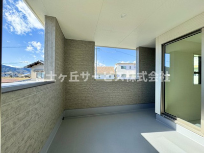 【バルコニー】 | 静岡市葵区新伝馬3丁目 新築一戸建て 1号棟 | 急な天候の変化にも心強いインナーバルコニー