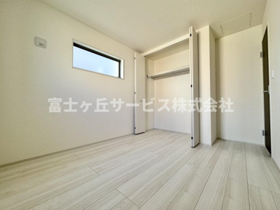 【子供部屋】 | 静岡市葵区新伝馬3丁目 新築一戸建て 1号棟 | 子供部屋としても使える洋室です