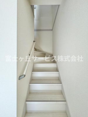 【その他】 | 静岡市葵区新伝馬3丁目 新築一戸建て 1号棟 | 階段です