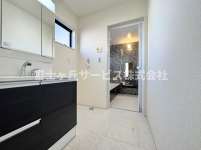 【脱衣所】 | 静岡市葵区新伝馬3丁目 新築一戸建て 2号棟 | 脱衣場です