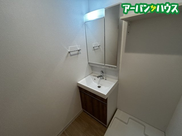 REGALEST F 下伊福の洗面所