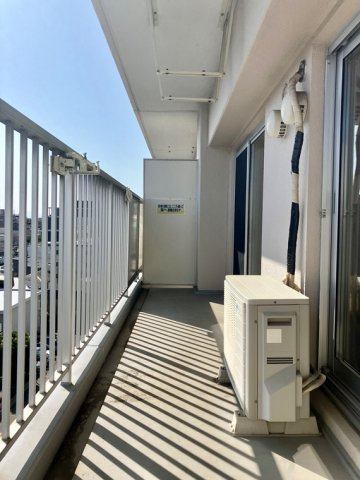 コープ野村浦和２号棟のバルコニー
