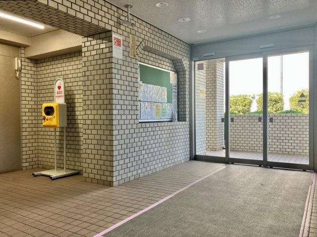 コープ野村浦和２号棟のロビー