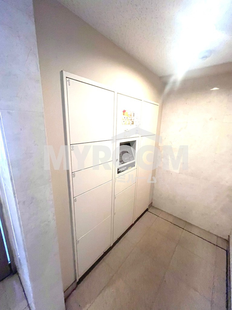 新宿区大久保３丁目の賃貸マンションのその他共用部分|24時間荷物が受け取れる宅配BOX☆
