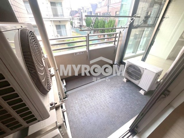 新宿区大久保３丁目の賃貸マンションのバルコニー