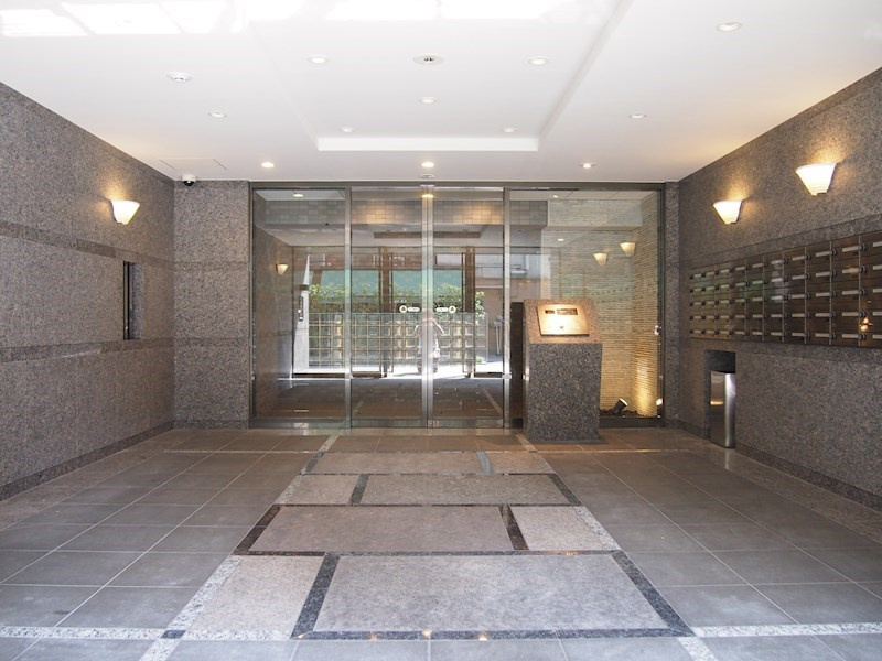 ルーブル高田馬場参番館のエントランス