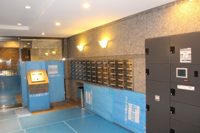 ルーブル高田馬場参番館のロビー|ロビー