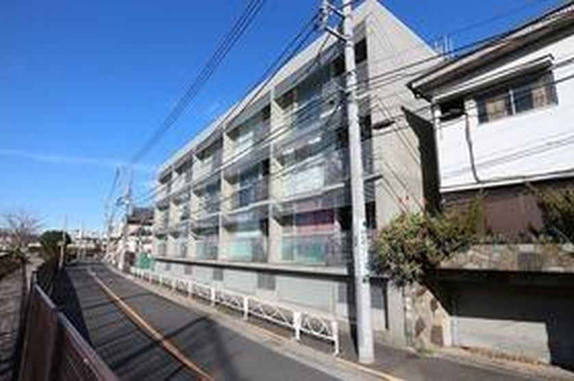 アッパルタメントプラートのその他共用部分|４階建て★