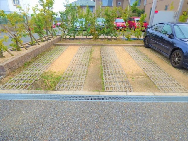 【駐車場】シャーメゾン豊楽A