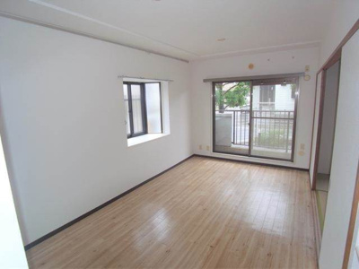 【居間・リビング】 | 河北松戸ハイツ | 写真は１０７号室です。