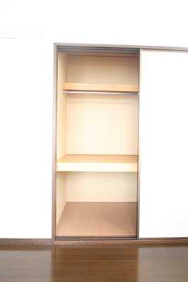 6帖洋室には収納スペースあり