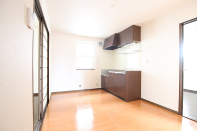 小窓付き6帖ダイニングキッチン