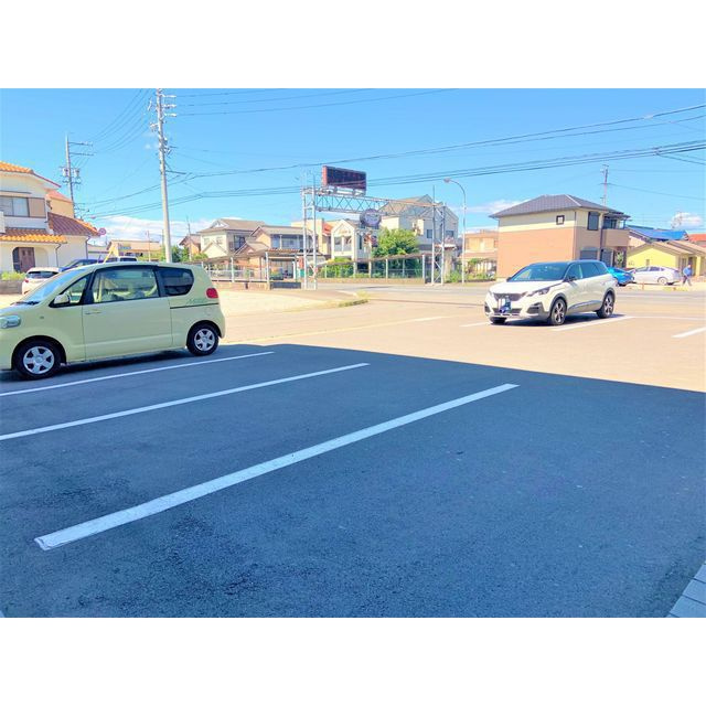 ユニオンビルの駐車場