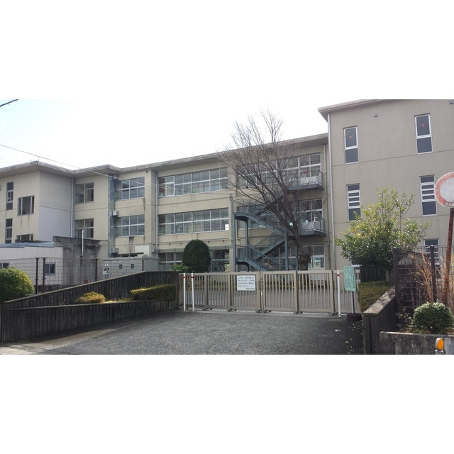 ユニオンビルの周辺|真桑小学校