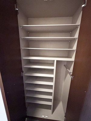 玄関の下駄箱収納