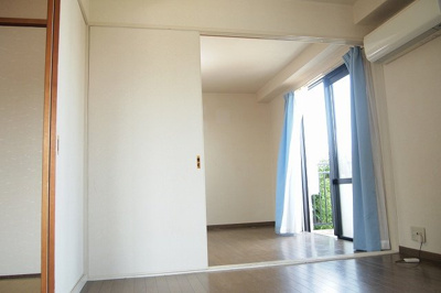 【居間・リビング】 | マンションポプリ | 洋室