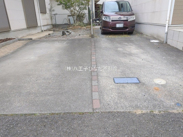 祝：成約済み　八王子市　片倉町　中古戸建の駐車場|～仲介手数料無料☆八王子ひなた不動産～八王子市片倉町　中古戸建