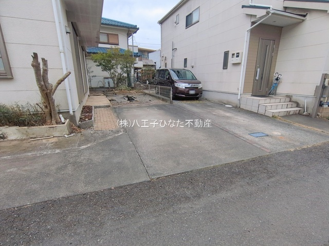 祝：成約済み　八王子市　片倉町　中古戸建の駐車場|～仲介手数料無料☆八王子ひなた不動産～八王子市片倉町　中古戸建