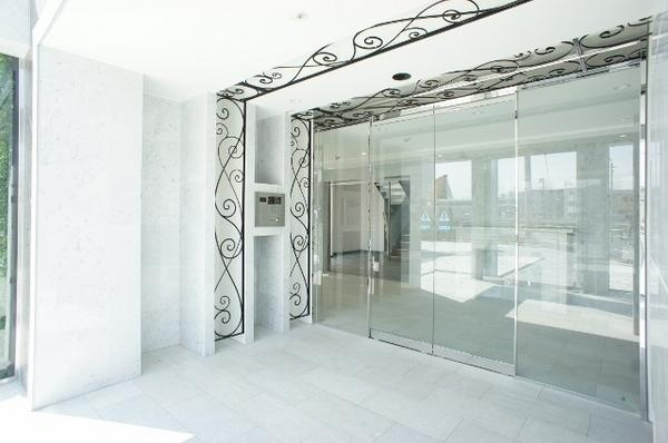 リバーサイド弐番館のエントランス