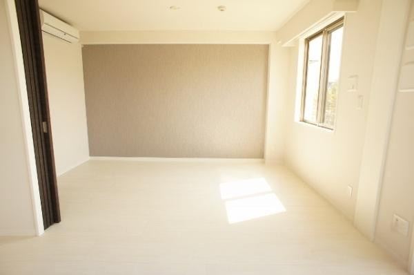 リバーサイド弐番館の洋室