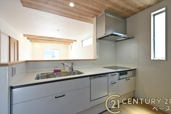 磯城郡田原本町藥王寺 ２号地 ／新築一戸建の内観：施工例|■家族とのコミュニケーションがとりやすい人気のカウンターキッチン！■