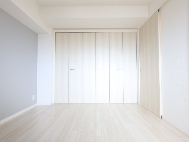 アルファスマート旗ヶ崎の収納|洋室6.4帖