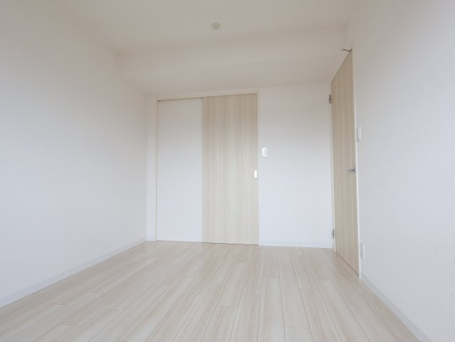 アルファスマート旗ヶ崎の洋室|洋室6帖