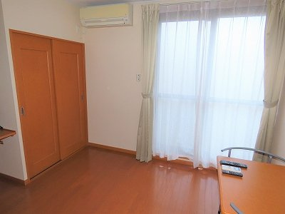 レオパレスグレイスパディの居間・リビング|家具家電が備え付けのお部屋です