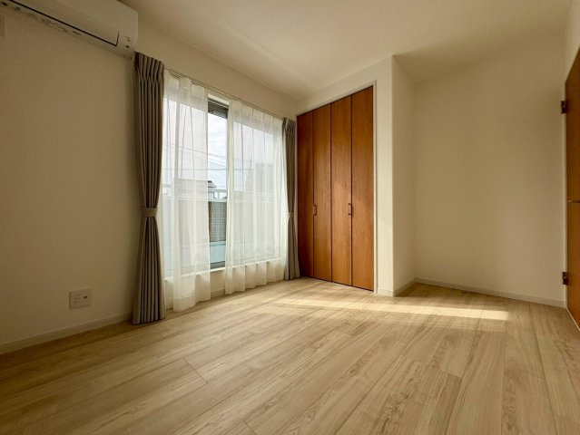 高知市福井町 新築一戸建て　の洋室|全室収納つきでスッキリ片付けられそうですね☆